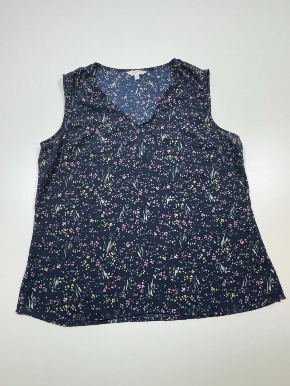 Reitmans Signature Navy Floral Sleeveless Blouse Petite Small Cottagecore Spring - Picture 2 of 9